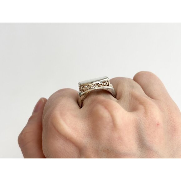 Mother of Pearl Sterling Silver Vintage Cabochon Minimalist Ring - sz 8.25 - Picture 10 of 10